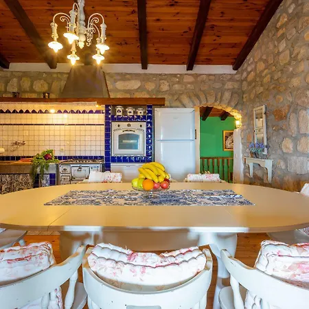 Prázdninový dům Hundefreundliche Mit Meerblick, Privatpool, Mediterranem Garten Grižane