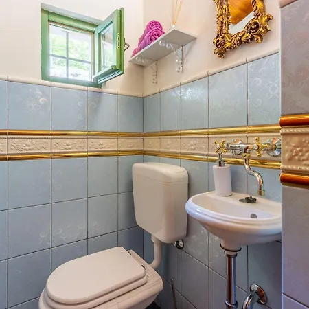 Hundefreundliche Mit Meerblick, Privatpool, Mediterranem Garten * Grižane