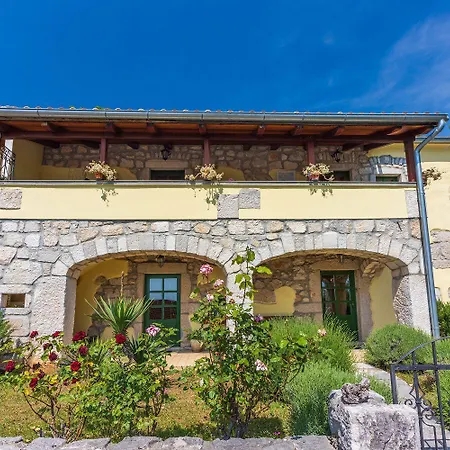 Prázdninový dům Hundefreundliche Mit Meerblick, Privatpool, Mediterranem Garten Grižane