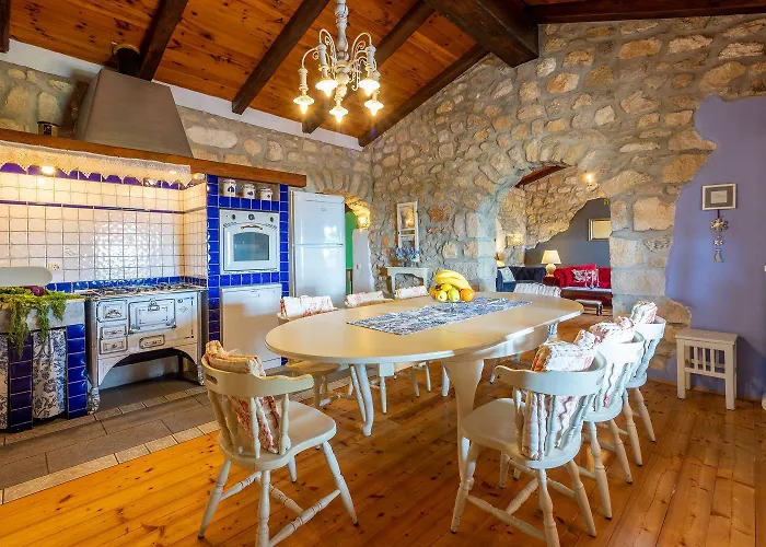 Hundefreundliche Mit Meerblick, Privatpool, Mediterranem Garten *