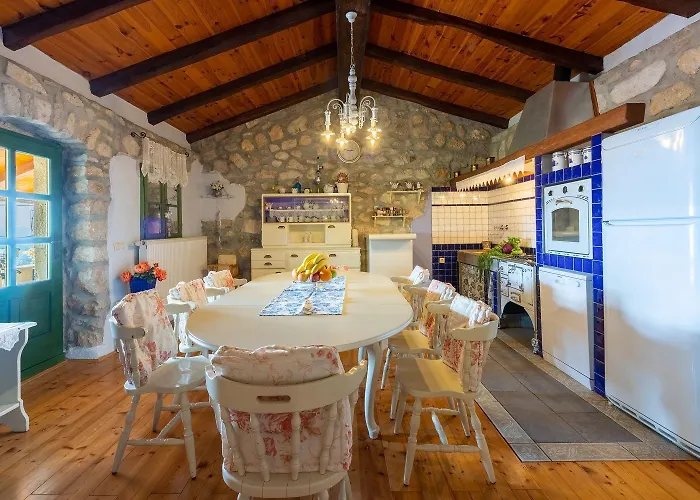 Hundefreundliche Mit Meerblick, Privatpool, Mediterranem Garten